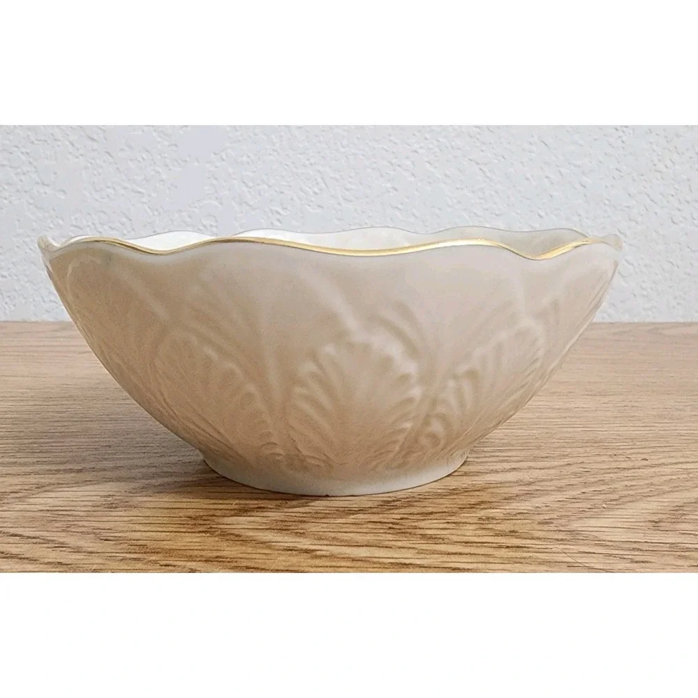 Lenox Round Scalloped Candy/Nut Bowl, Ivory with 24K Gold Trim Made‎ in U.S.A.